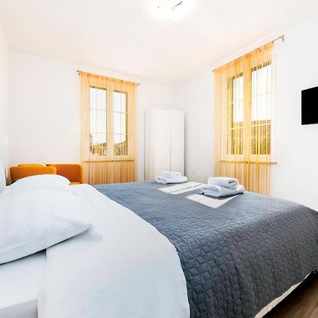 City Comfort Apartments Rovigno Esterno foto