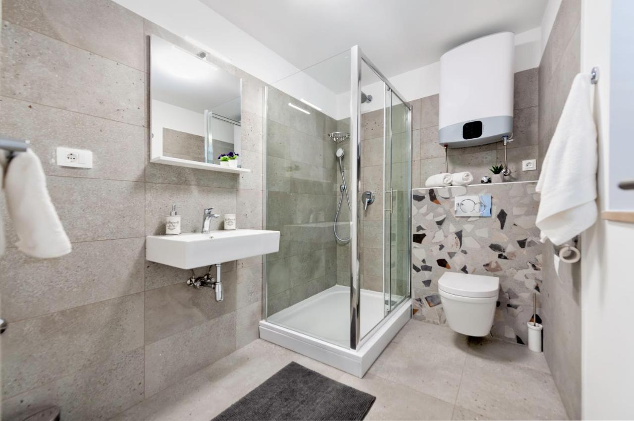 City Comfort Apartments Rovigno Esterno foto