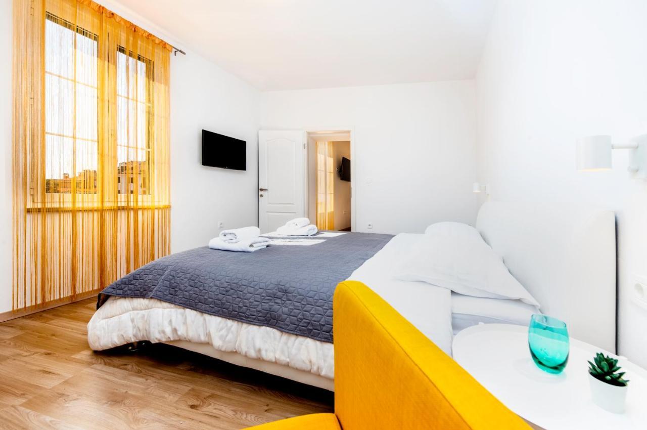 City Comfort Apartments Rovigno Esterno foto