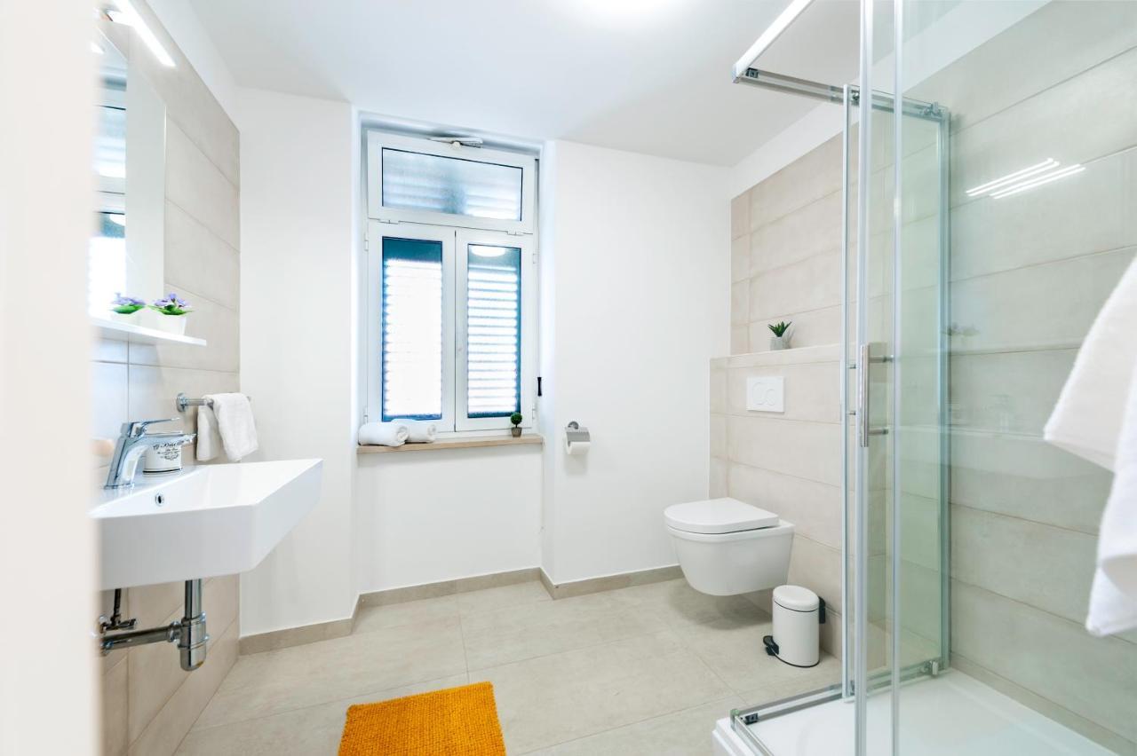City Comfort Apartments Rovigno Esterno foto