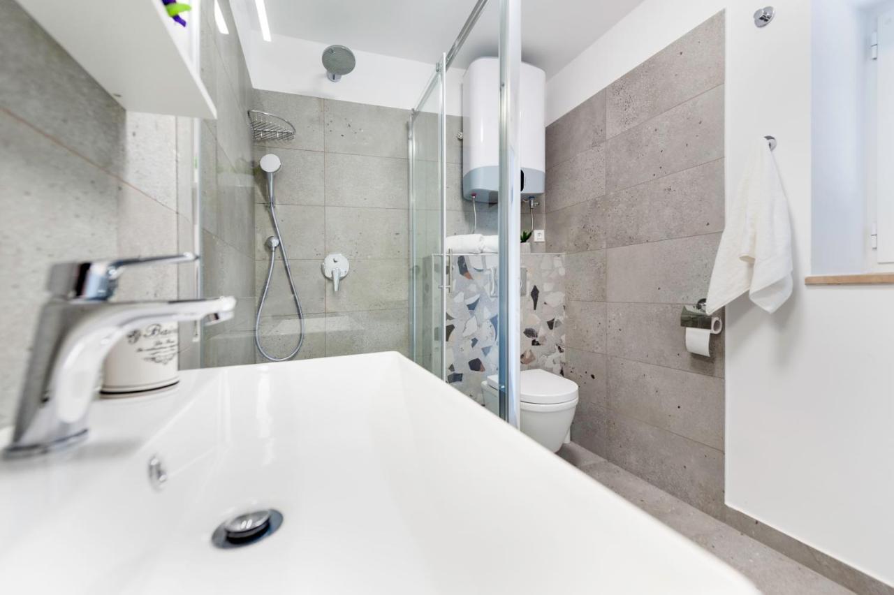 City Comfort Apartments Rovigno Esterno foto